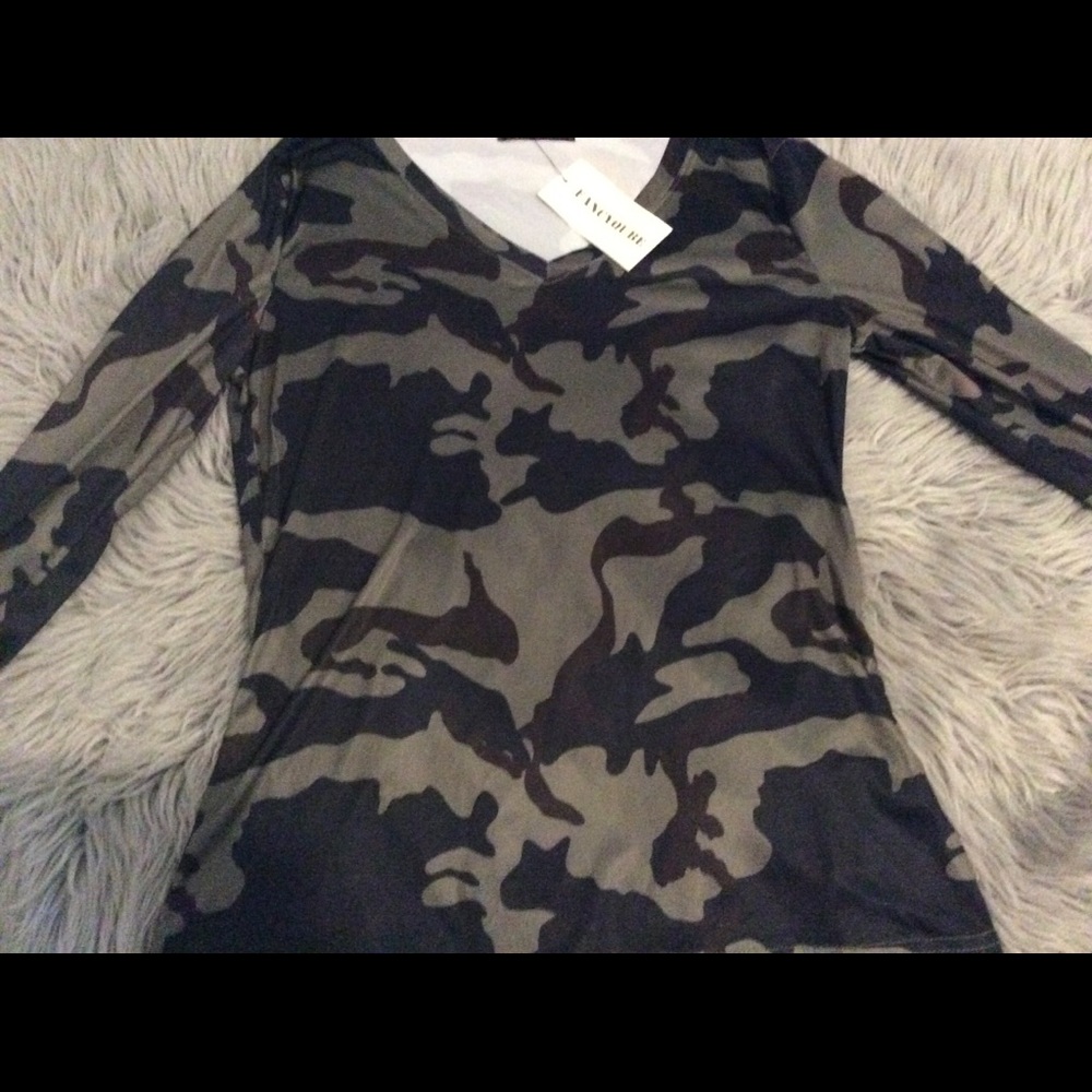 Women’s (M) Thin Camouflage Long Sleeve Tee